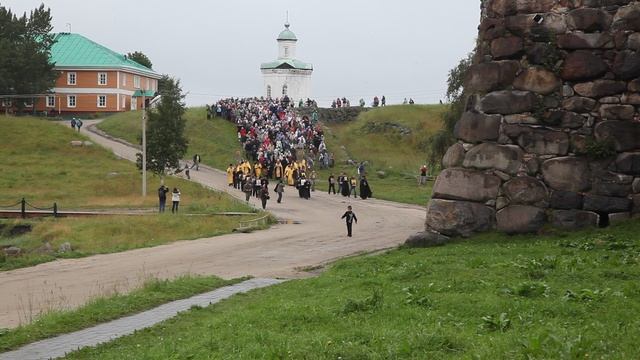 © "Соловки Крестный ход летом 2012. Поиски Соловецких колоколов". MVI_0054