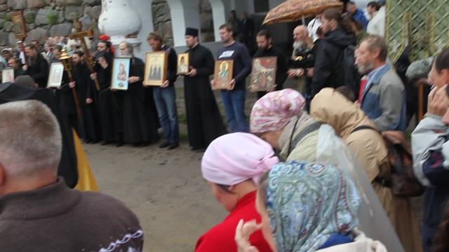 © "Соловки Крестный ход летом 2012. Поиски Соловецких колоколов". MVI_0057
