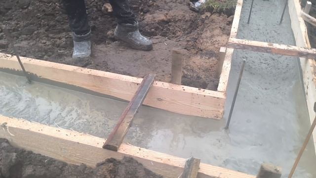 Решили построить дом День 4 / заливка бетона под фундамент