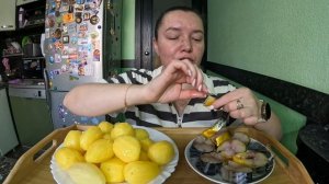 Скумбрия копченая, пряного посола, картошка с маслом#Еда#Вкусная домашняя еда