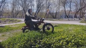 Мопед с двигателем от триммера в действии!