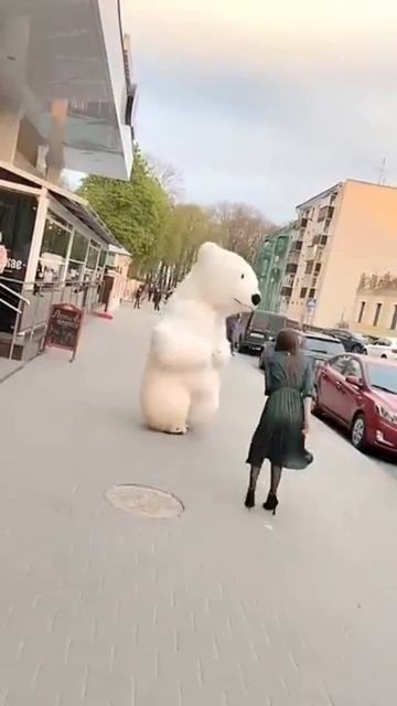 Отрабатываю подарок 🥵 #отработать #устал #вспотел #белыймедвед #поздравление #папатрехпринцесс #топ