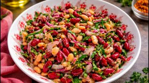 Восхитительный фасолевый салат - две фасоли.