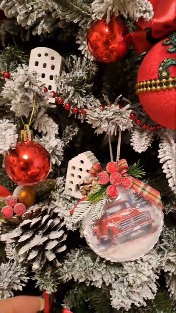 Снимаю украшения со своей елки. Кто заберёт? смотреть онлайн