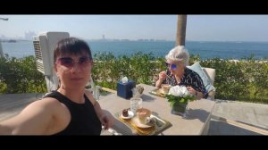 Дубай 4 января 2026. Золотой кофе в отеле Бурдж-аль-Араб.