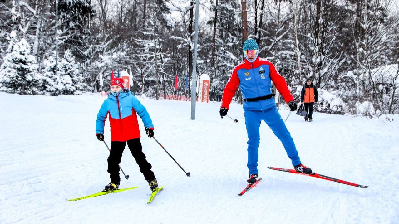 Все на лыжи! Трассу в лесопарке продлили в два раза смотреть онлайн