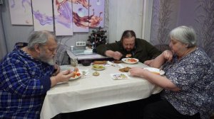 Царский обед мудрых пенсионеров и сына ПОДВАЛ ИЛЬИЧА