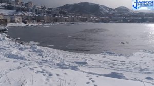 Чудеса да и только, акватория Торгового порта города Холмск отчистилась от льда.