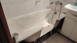 Проход в чугунной ванне для пожилых людей и инвалидов