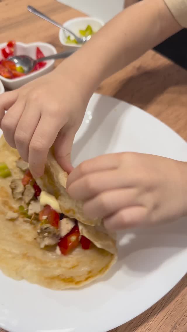 Кулинарное шоу: шаурма в лепёшке роти
