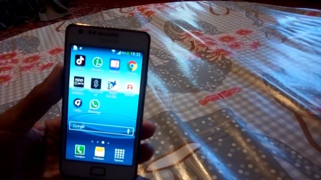 Обзор телефона Samsung S2 +