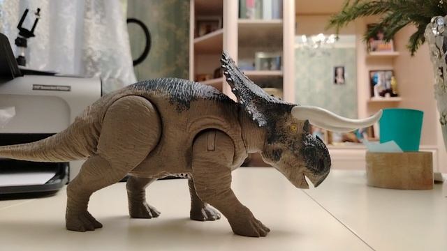 Насутоцератопс от фирмы Mattel.