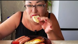 Видео архив/ А на ЗавТрак Бутерброд с ЯИЧНИЦЕЙ😉/Сама ЖРУ,кошкам не ДАЮ/Мукбанг