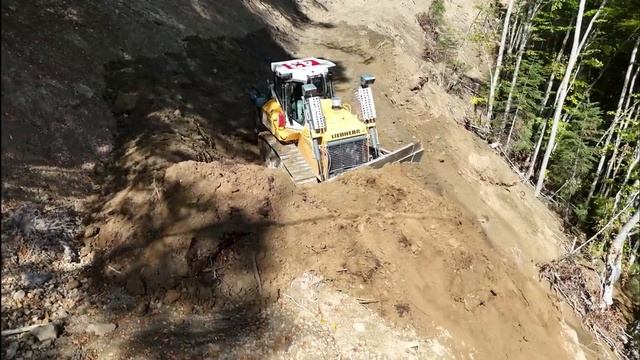 Forest road construction with Liebherr 746 bulldozer смотреть онлайн