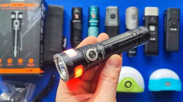 Фонарь от которого расступаются! Поисковый и кемпинговый Fenix LD35R #фонарь #фонарик #освещение