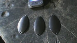 3 одинаковых,разных, блесны.