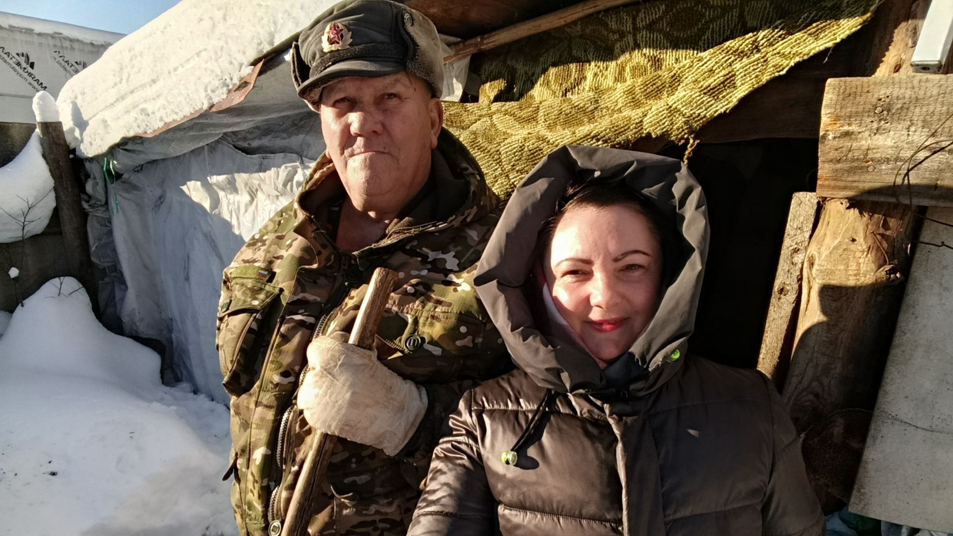 НА УЛИЦЕ МОРОЗ, МУЖ РАБОТАЕТ ВО ДВОРЕ, А НА ВЕЧЕР ТОРТ К ЧАЮ смотреть онлайн