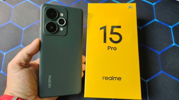 Распаковал в 2026 году realme 15 Pro - Первое Знакомство со Смартфоном