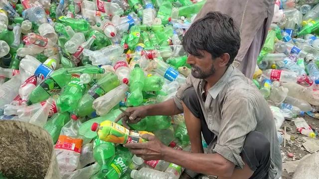 Как перерабатывают миллионы пластиковых бутылок и производят пластиковые стулья смотреть онлайн