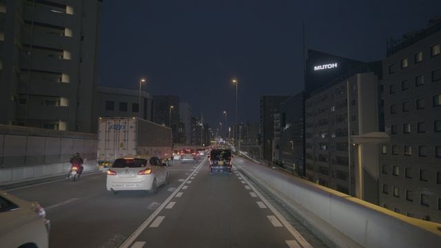 Blue Hour Drive through Tokyo ⁄ 8K 60fps HDR ⁄ Gentle Car Sound (2160p_60fps_AV1-128kbit_AAC)