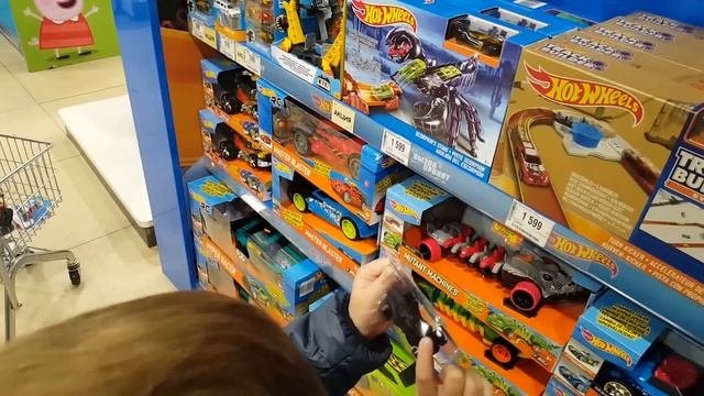 ХОТ ВИЛС ЧЕЛЛЕНДЖ, ПОКУПКА И РАСПАКОВКА НОВЫХ МАШИНОК И ПОХОД В МАКДОНАЛЬДС