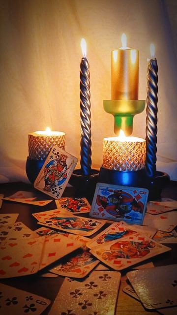 Святки - время волшебства и гадания.