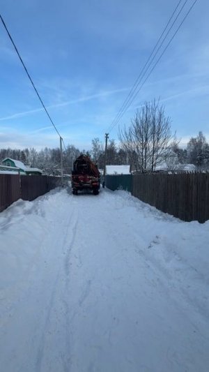 Нужно разобрать забор что бы попасть на участок