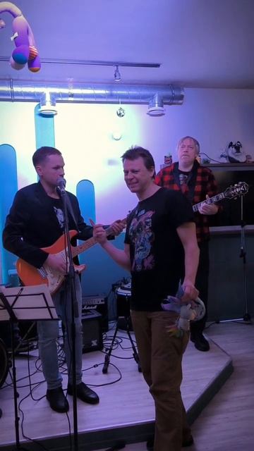 Классика рок-н-ролла в @cprbar 23.01 - КрокодилЫ смотреть онлайн