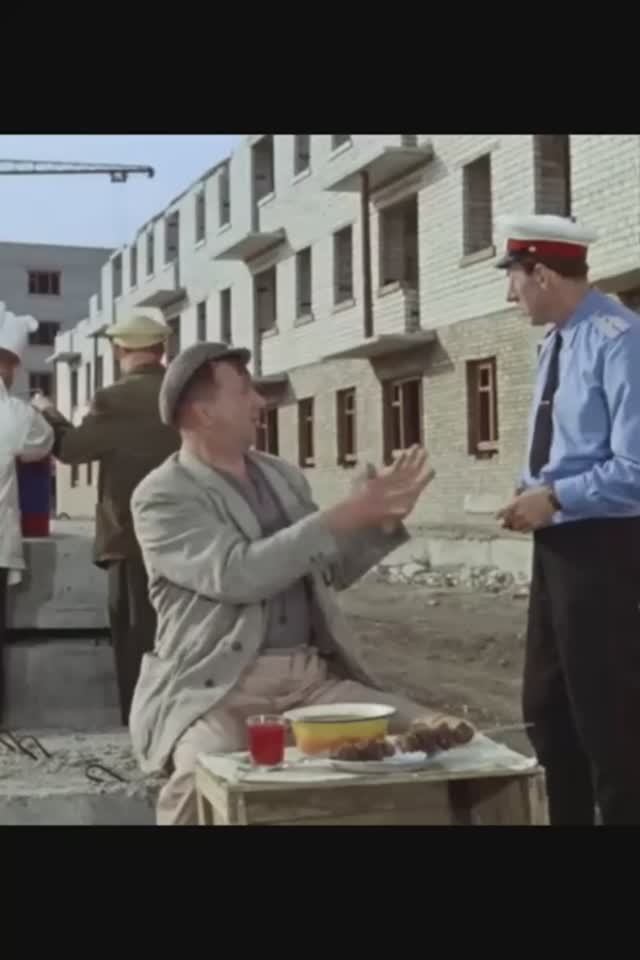 Кто не работает, тот ест. смотреть онлайн