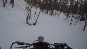 зимой на мото в лесу