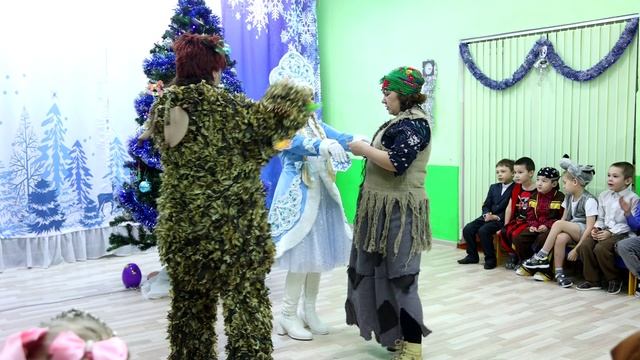 Новогодний утренник смотреть онлайн