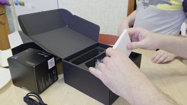 распаковка джойстика flydigi apex 5 и зарядной станции