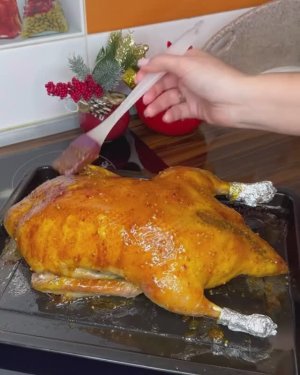 Утка в медово - цитрусовой карамели в духовке 🥘