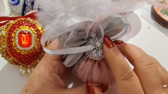 Что я мастерила в новогодние праздники! Игрушки на ёлку своими руками. Новогодние шары. смотреть онлайн