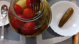 Ассорти. Помидоры, огурцы с дачного участка.