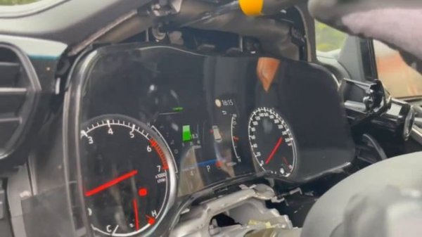 Toyota Land Cruiser 300 (2020+)