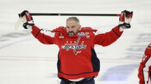 Овечкин отказался обматывать клюшку радужной лентой перед матчем с "Флоридой"