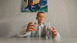 Цветной дождик. Опыт. Глеб опять снимает видео.