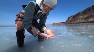 в РЫБЕ по колено.. ОНА прет и мечет..
