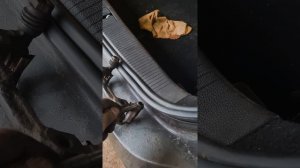 Замена задних колодок Опель астра J