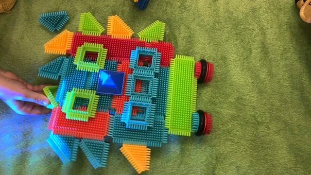 Космический босс прилетел отнять сыр у землян. смотреть онлайн