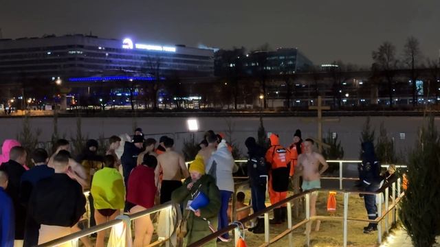 Купание на крещение 18.01.2026 Останкинский пруд, Останкинская телебашня, СВАО Москва