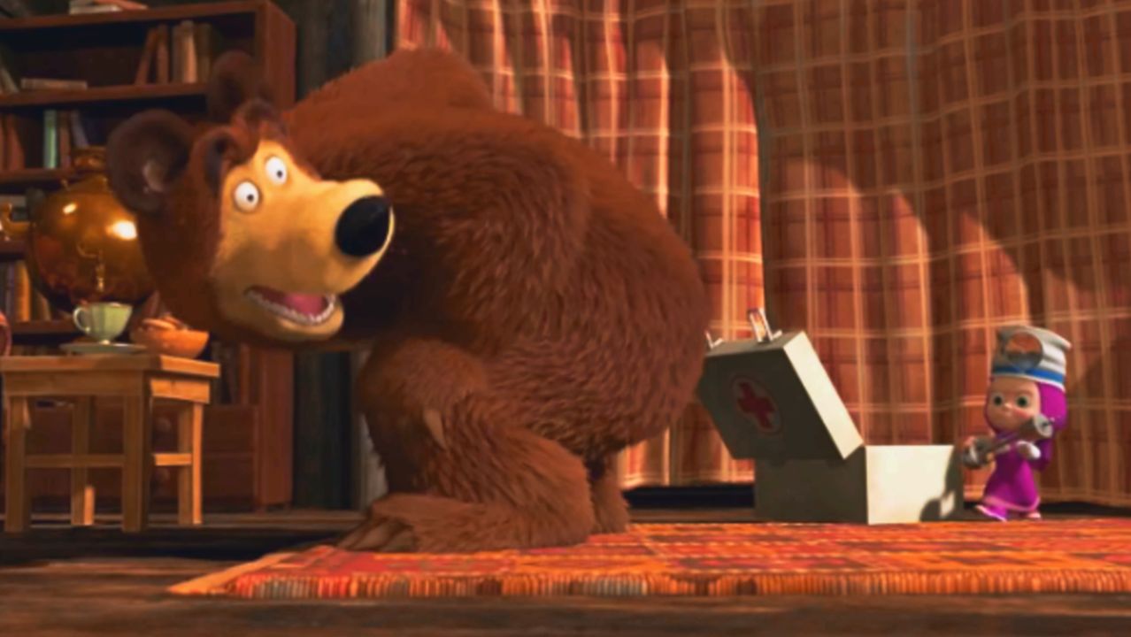 Маша и Медведь - Мультфильм | Маша Доктор Спешит на Срочный Вызов к Заболевшим Животным смотреть онлайн