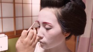 ASMR  Преображение в стиле гейши с макияжем и кимоно