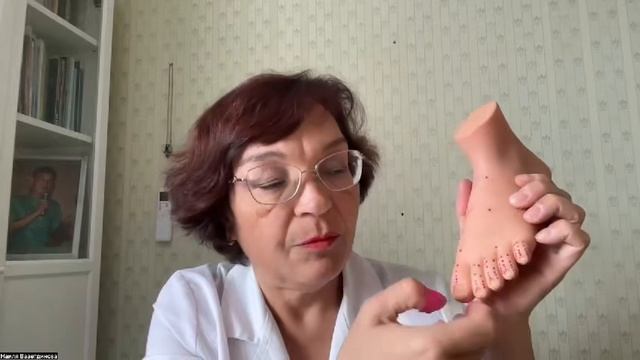 Массаж кистей и стоп тяжело больным... смотреть онлайн