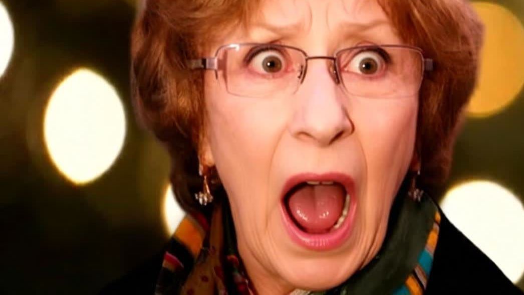 Актриса Ахеджакова, запачкавшись, прыгает от сч смотреть онлайн