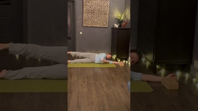 Красивая осанка и ягодицы за 6 минут. Практика от Марии Марковской