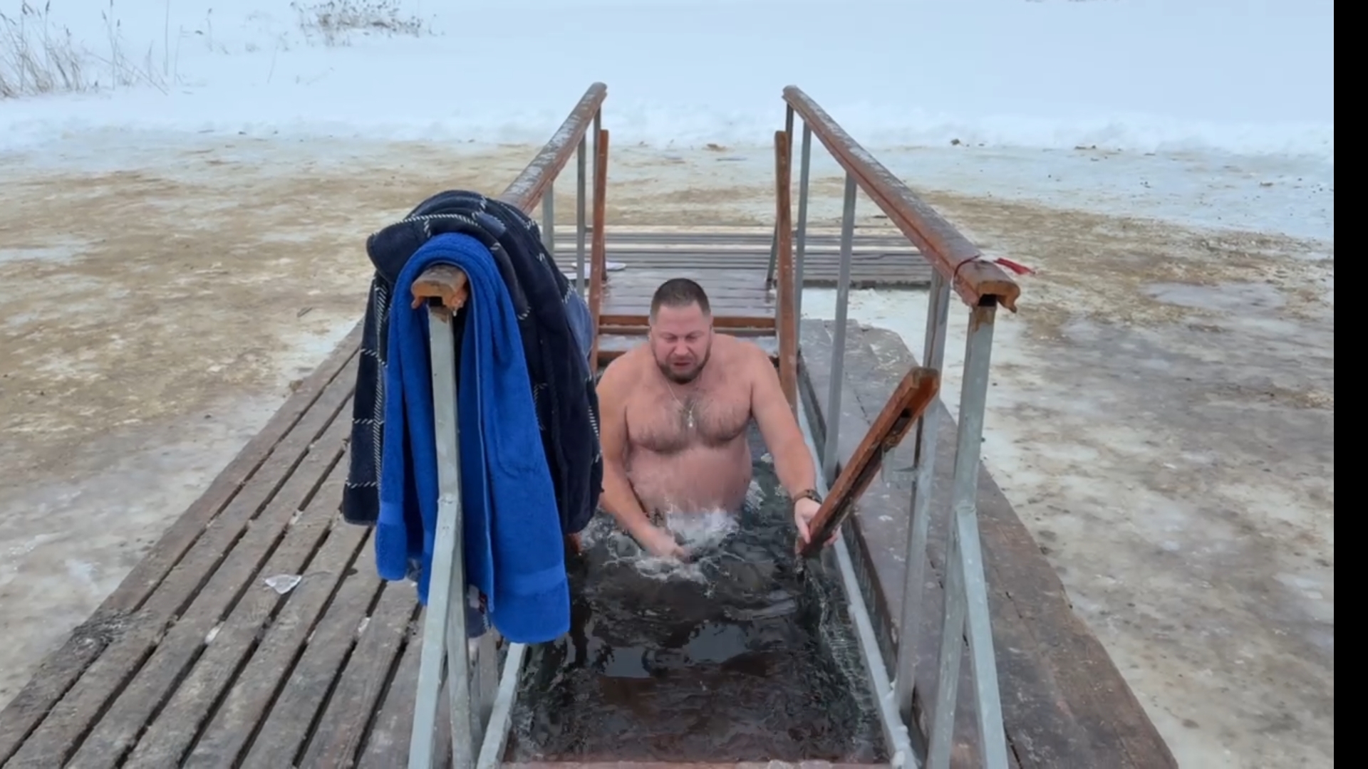 Купание на Крещение 19.01.2026 смотреть онлайн