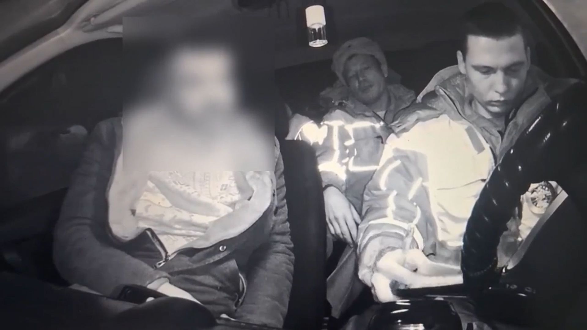 Наркотики, оружие и дорожное нарушение смотреть онлайн