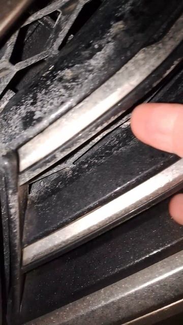 Так же можно засунуть поролоновые трубки в решетку радиатора смотреть онлайн